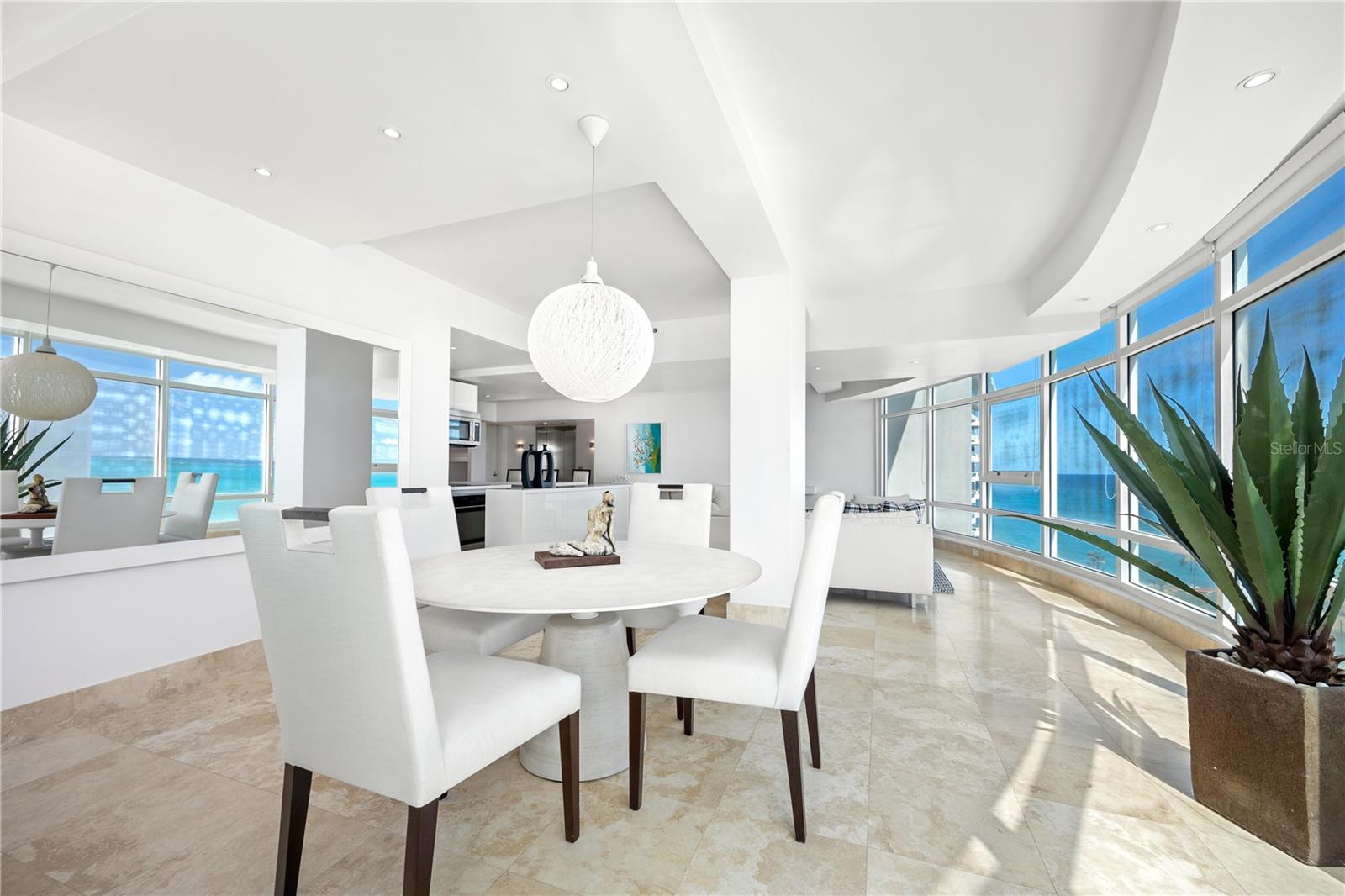 1052 ASHFORD AVE #9B