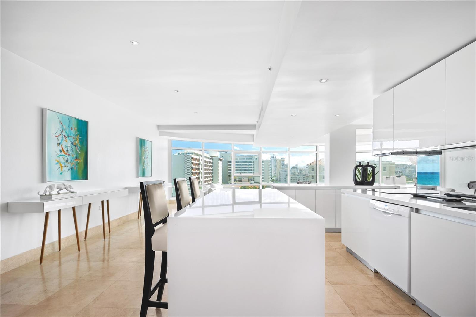 1052 ASHFORD AVE #9B