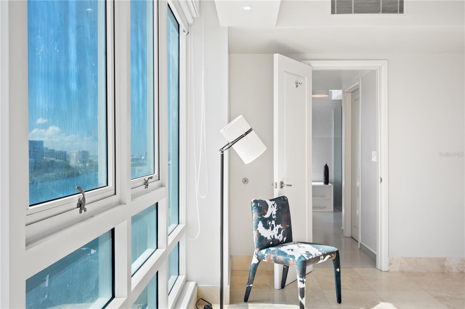 1052 ASHFORD AVE #9B