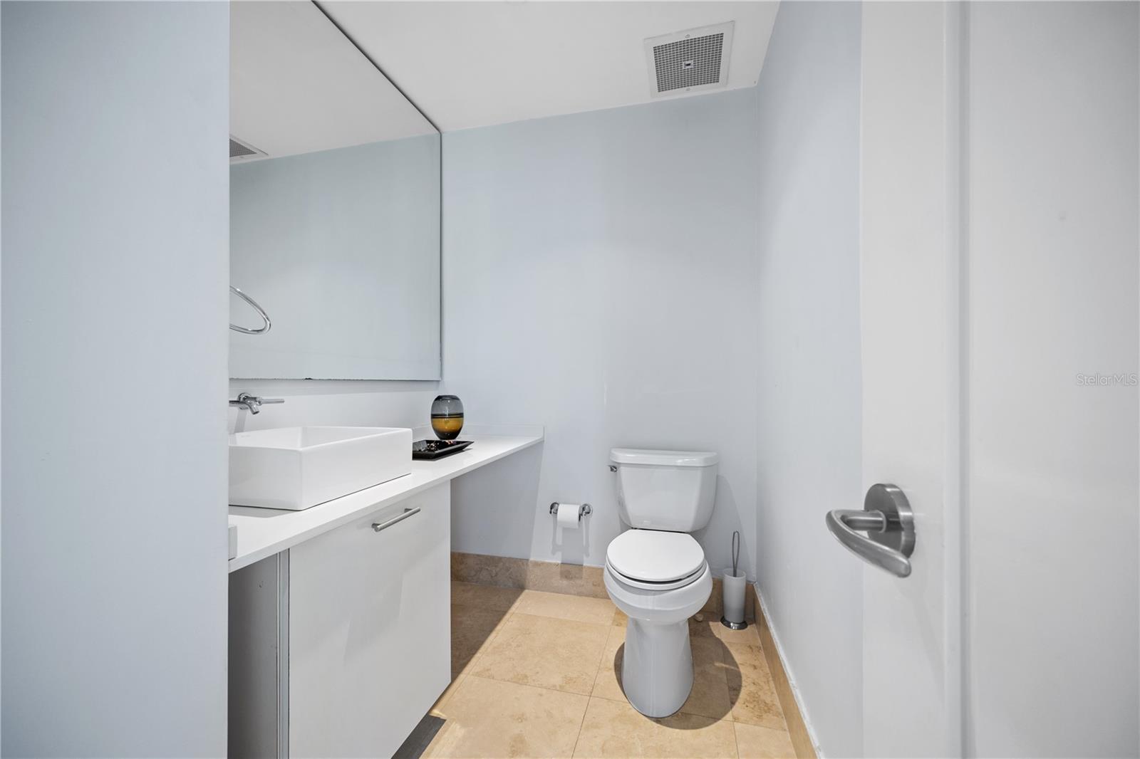 1052 ASHFORD AVE #9B