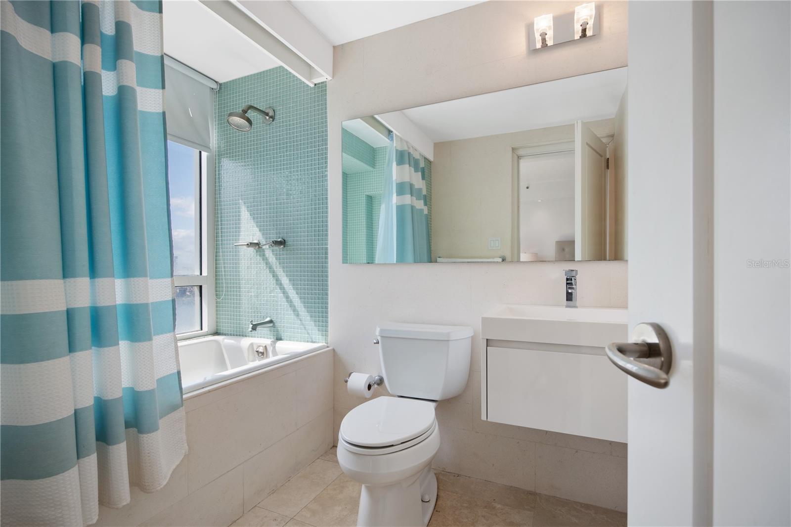 1052 ASHFORD AVE #9B