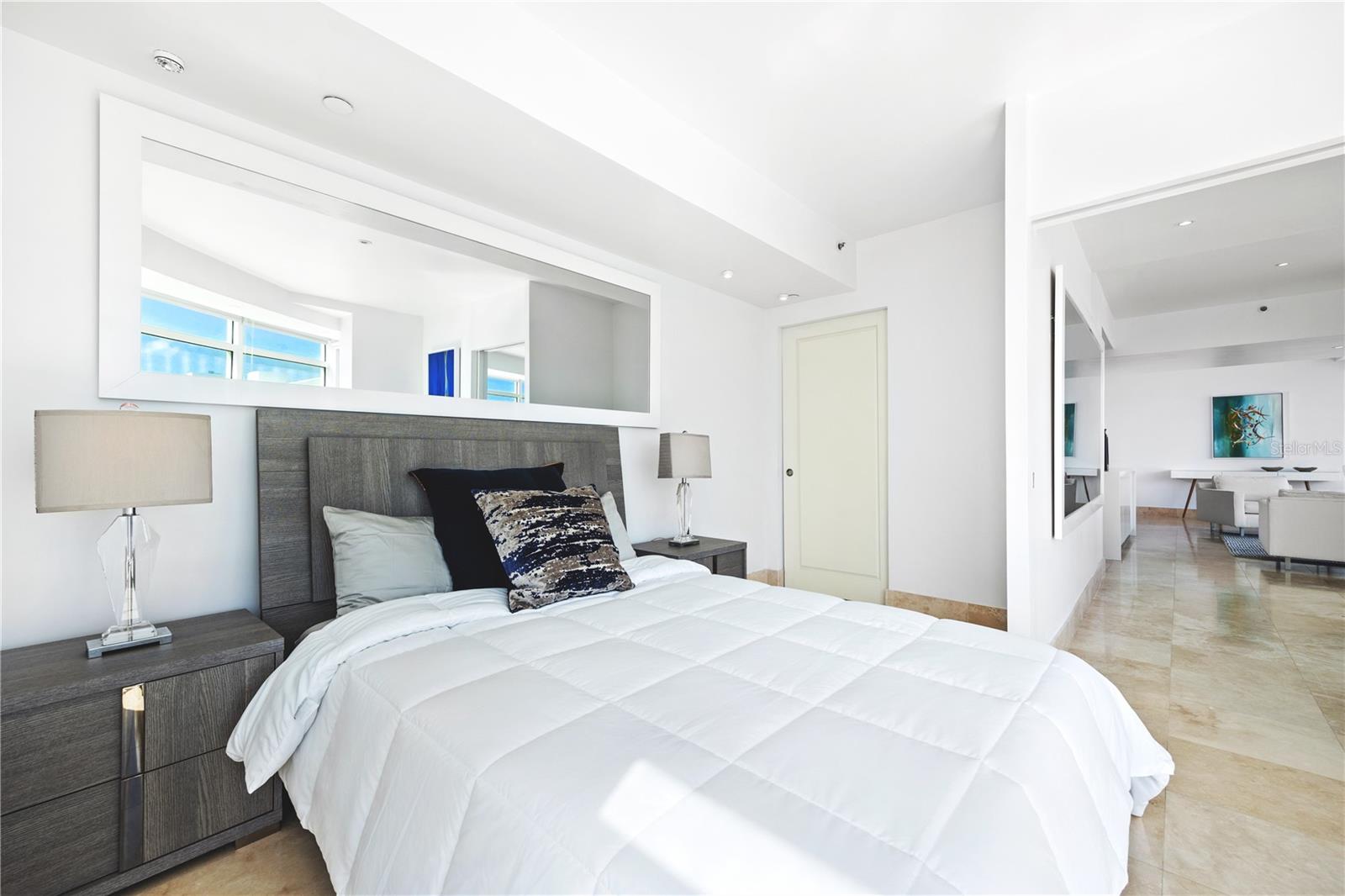 1052 ASHFORD AVE #9B