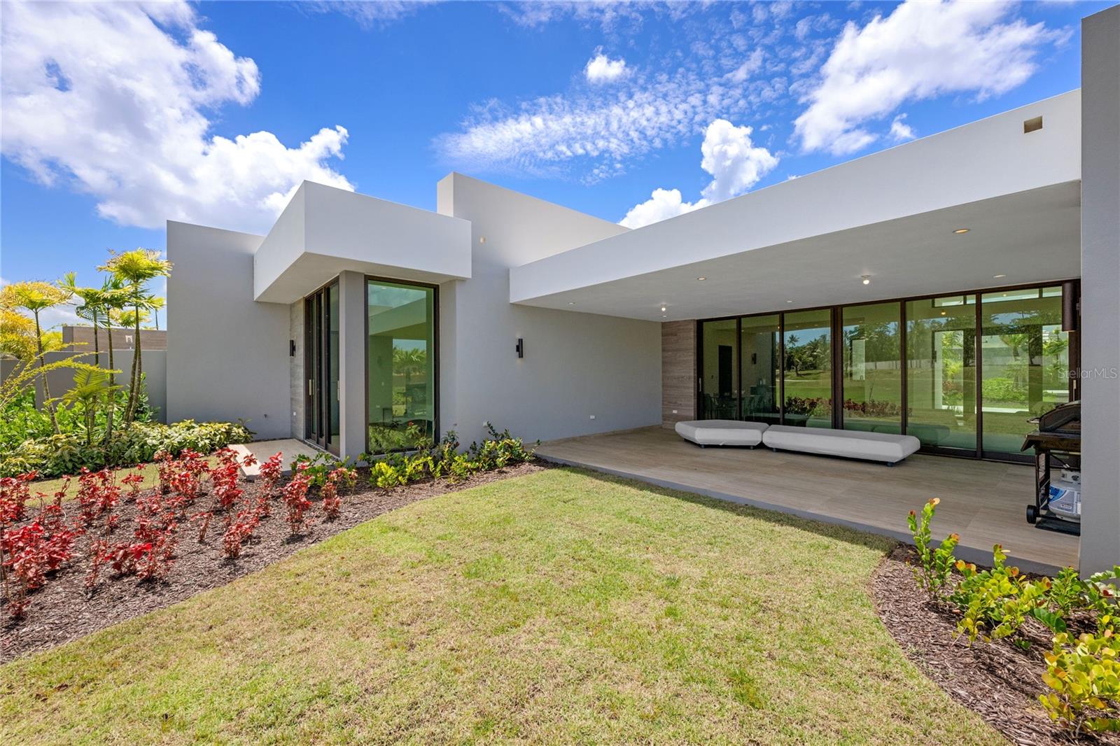 64 The Isles SABA LN