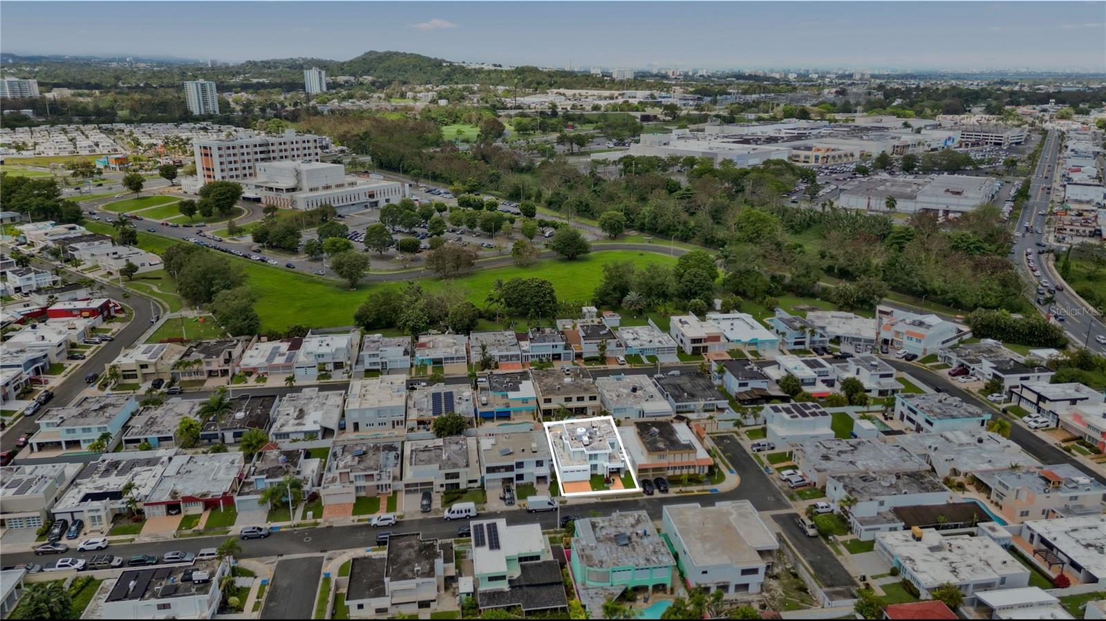 Calle 2 URB. ESTANCIAS DE SAN FERNANDO