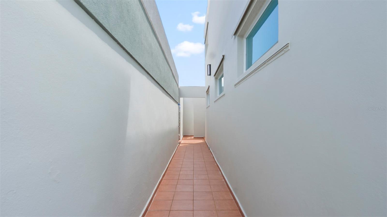 Calle 2 URB. ESTANCIAS DE SAN FERNANDO