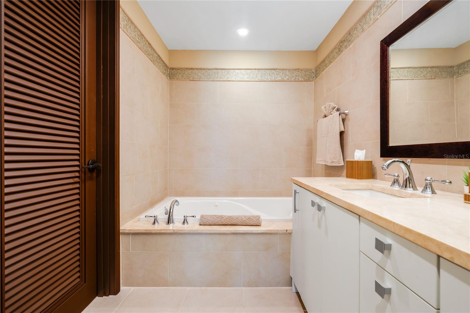 7000 BAHIA BEACH BLV LAS VERANDAS #3118