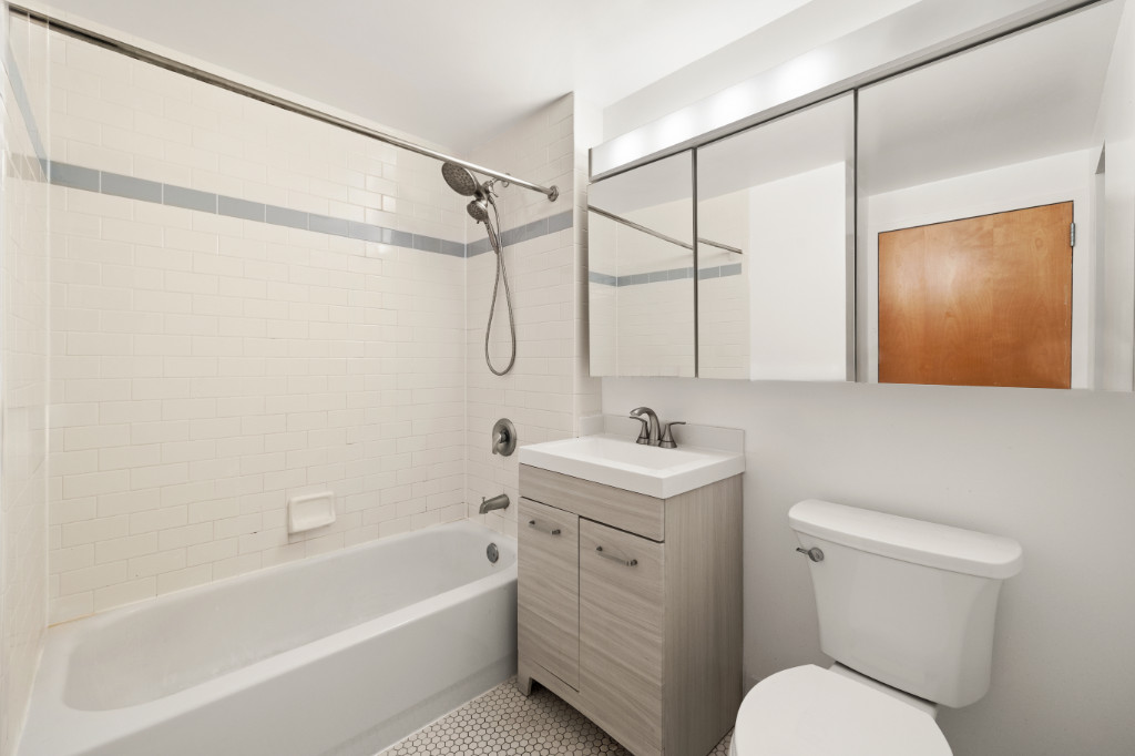520 W 23rd Street 11B