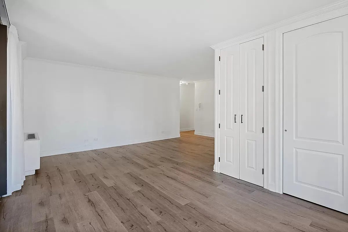 161 W 61st Street Apt 11C