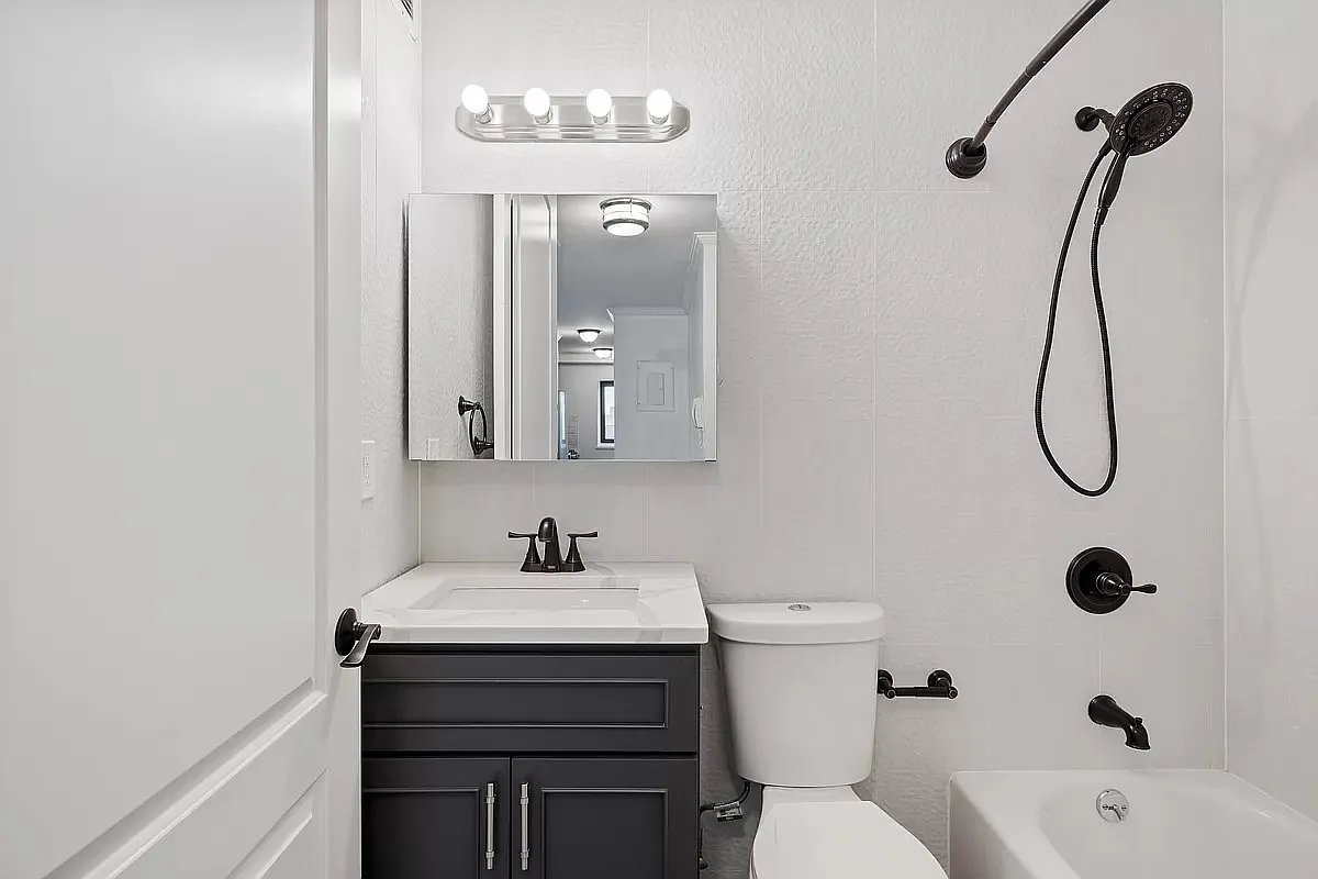 161 W 61st Street Apt 11C