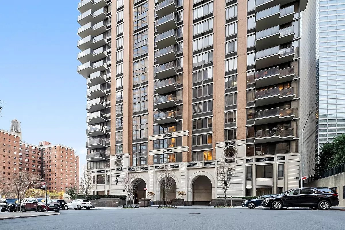 161 W 61st Street Apt 11C