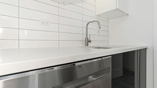 1731 W Potomac Avenue Unit: 2R