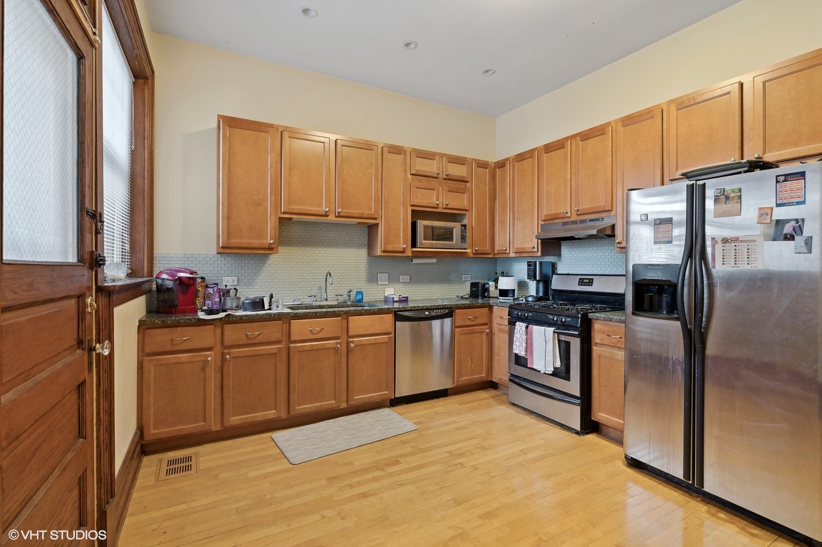 650 W Barry Avenue Unit: 1