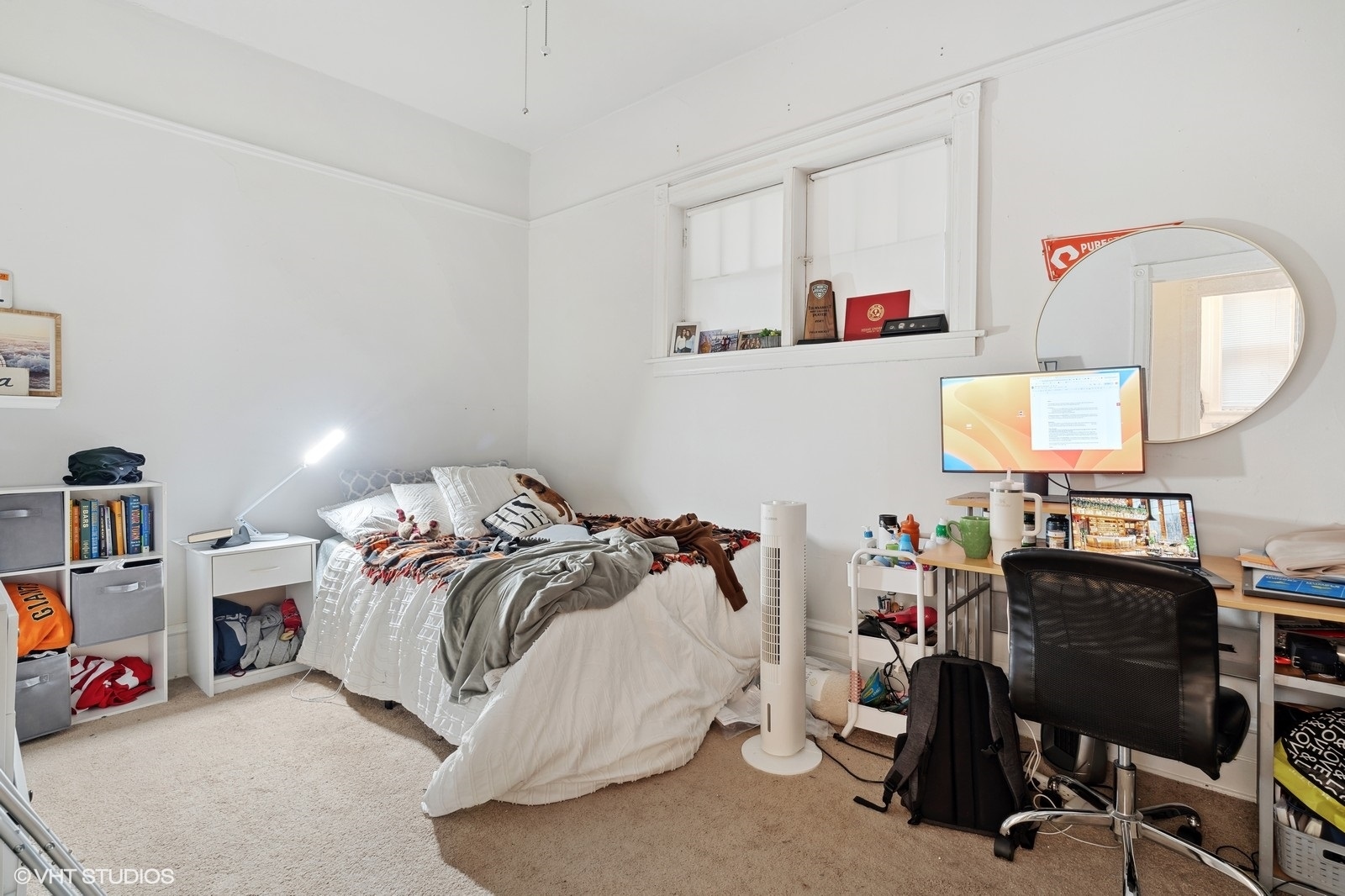 650 W Barry Avenue Unit: 1