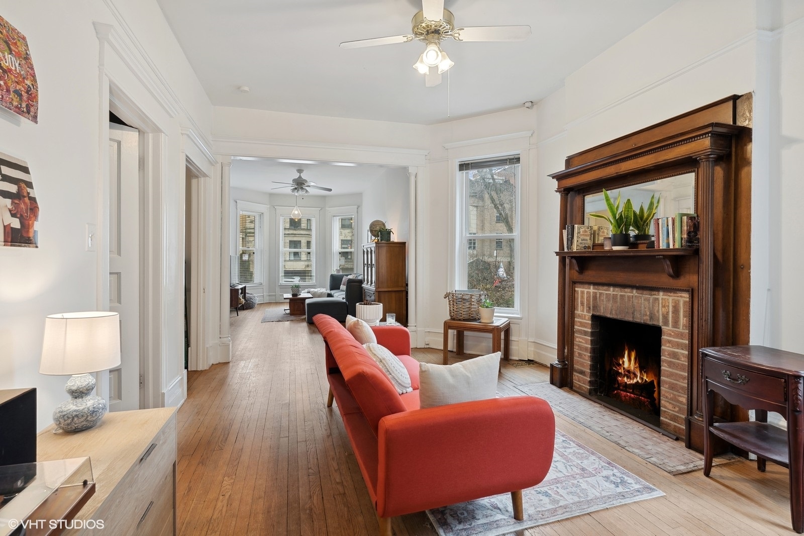 650 W Barry Avenue Unit: 1