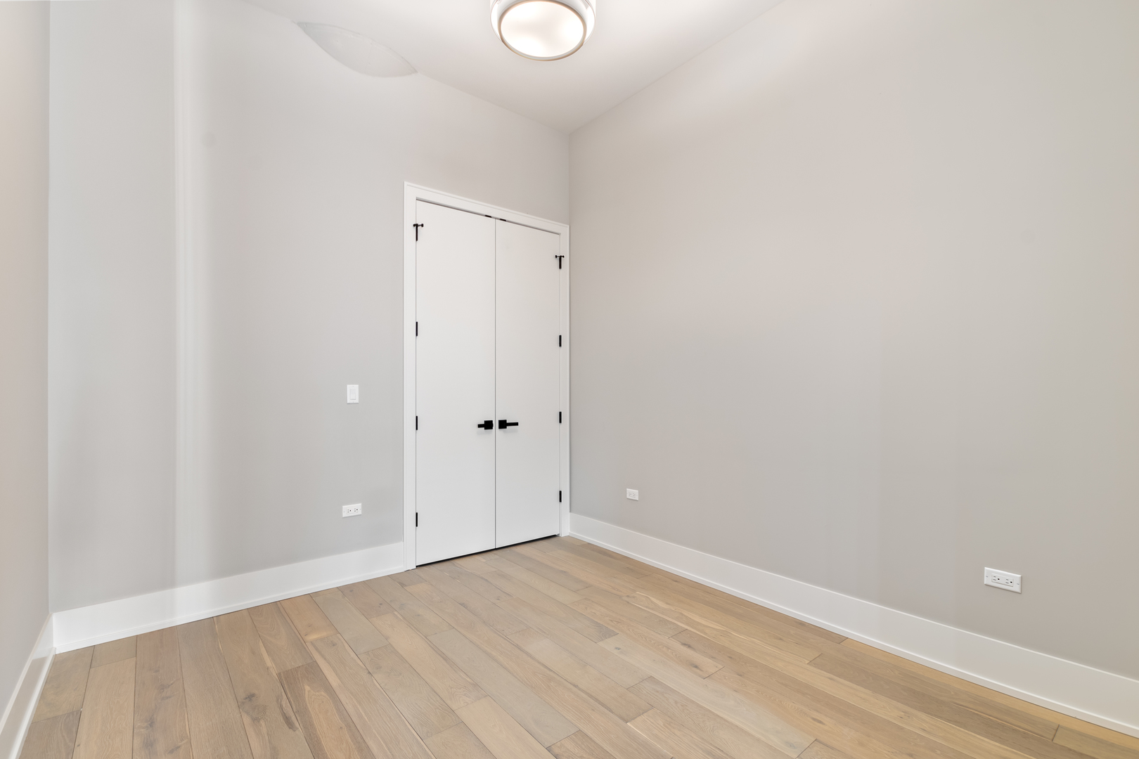 318 W Grand Avenue Unit: 204