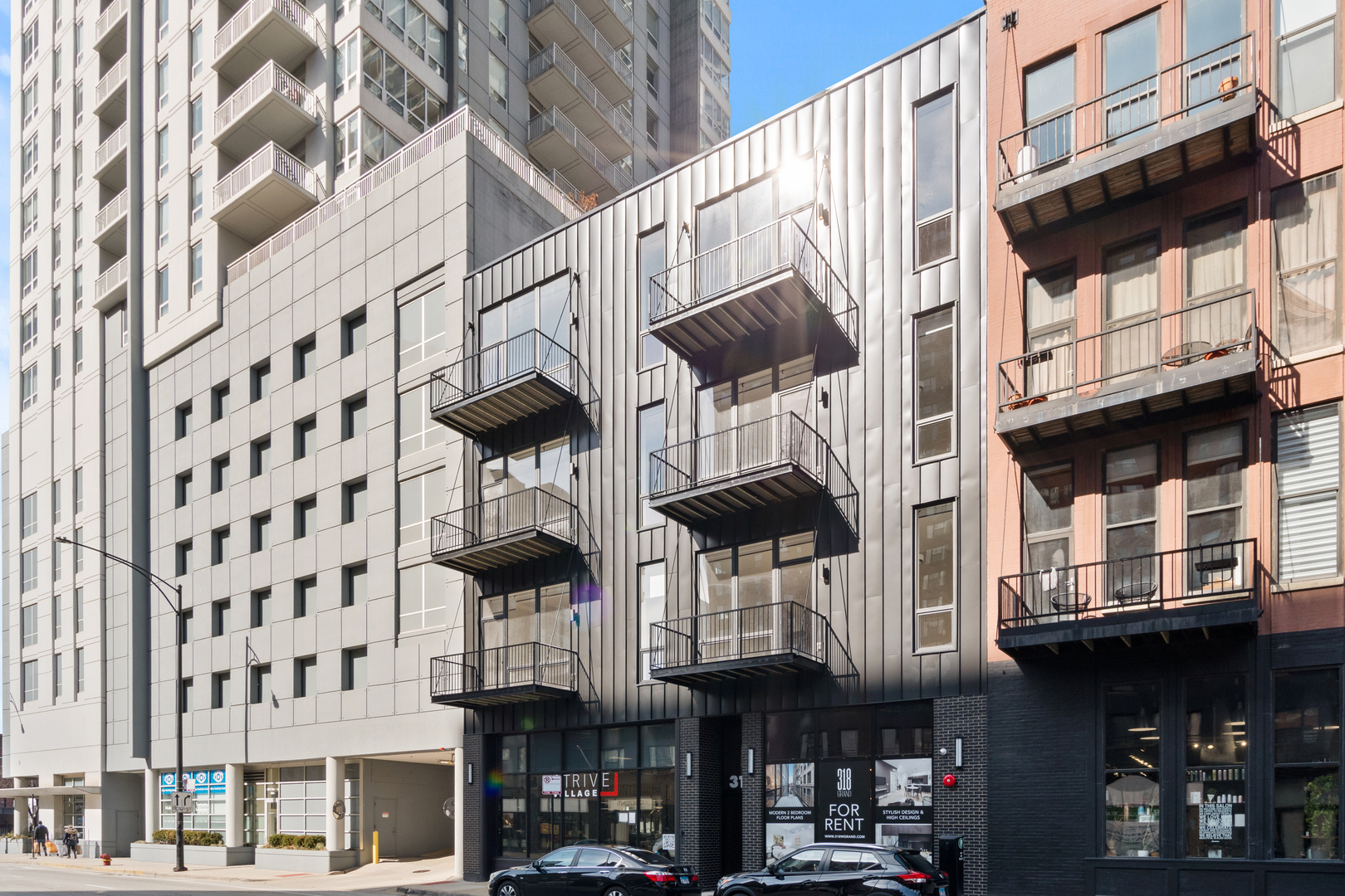 318 W Grand Avenue Unit: 204