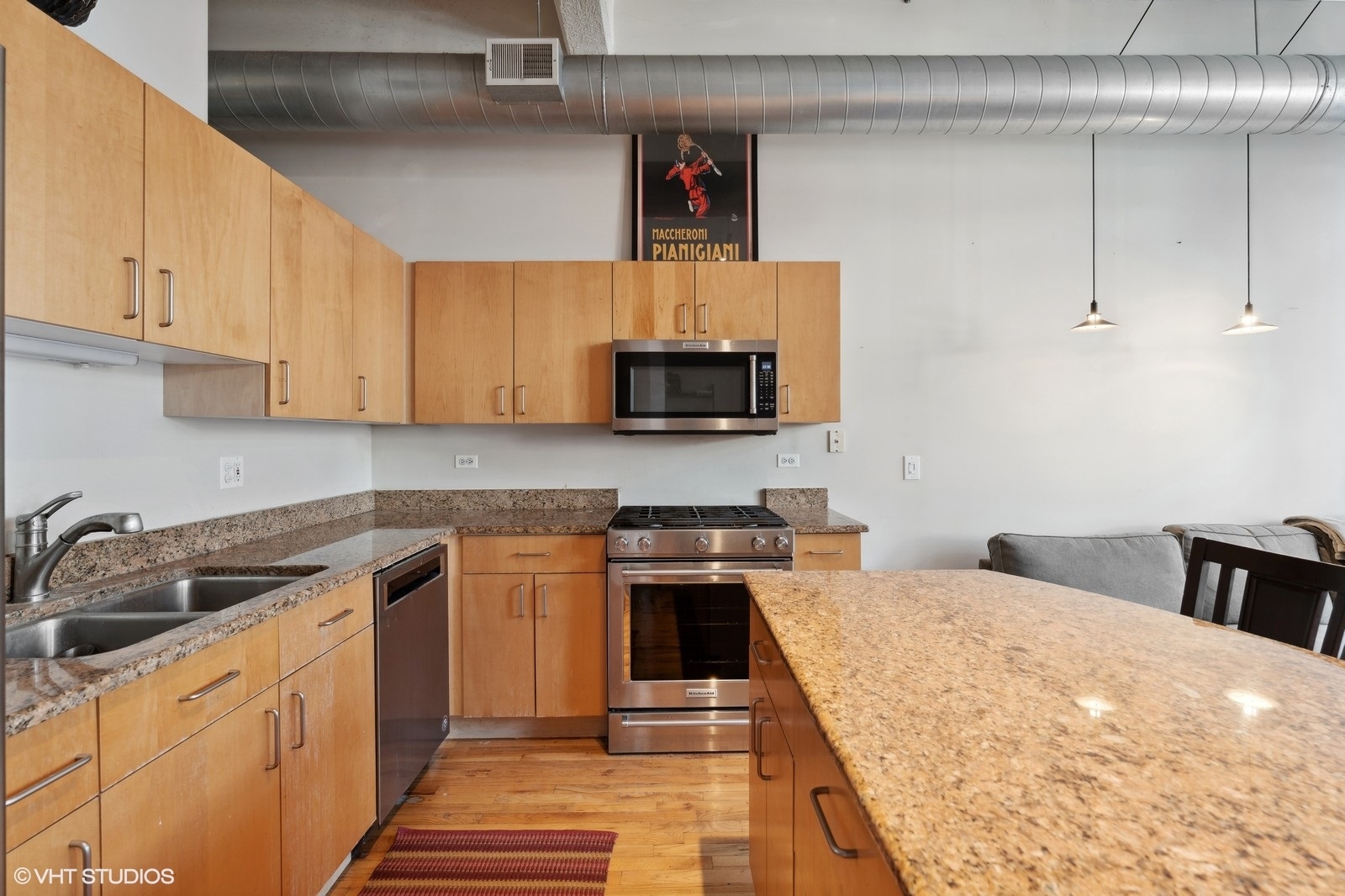 843 W ADAMS Street Unit: 303