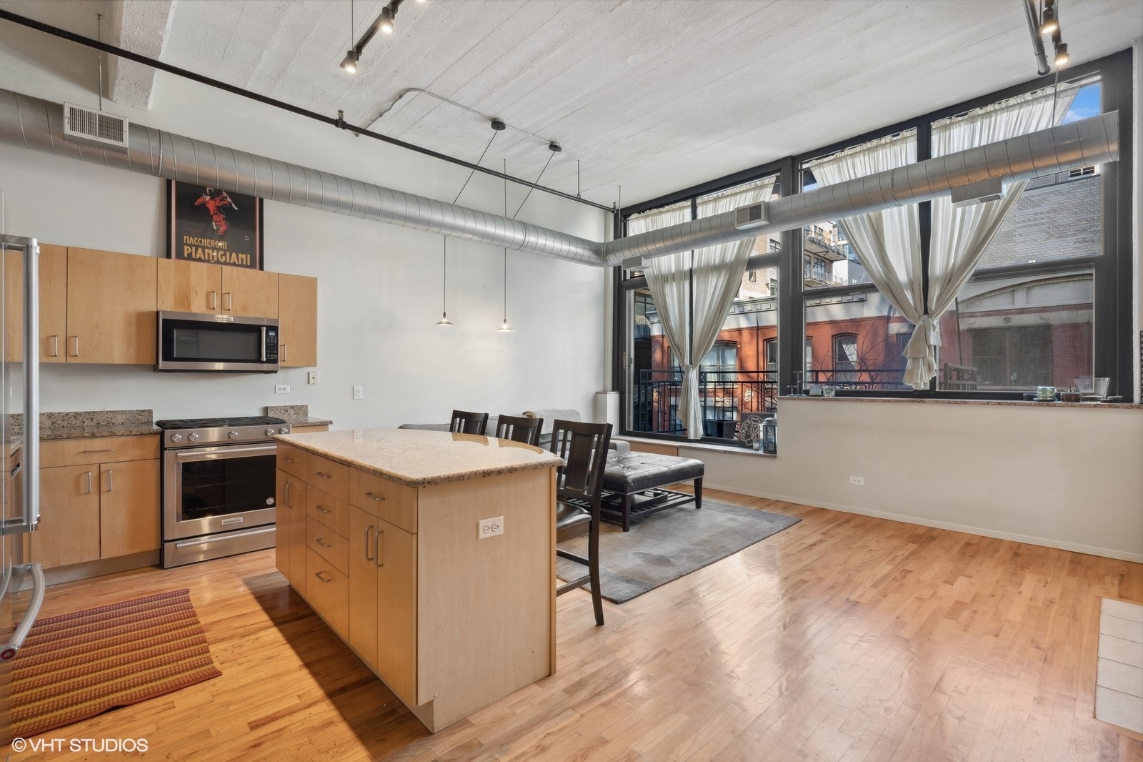 843 W ADAMS Street Unit: 303
