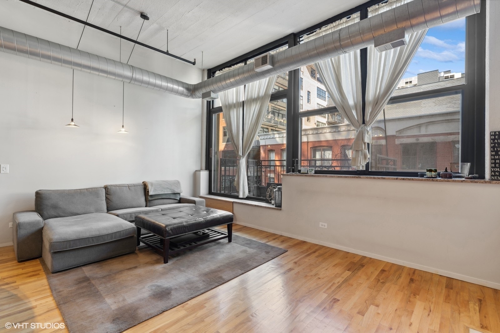 843 W ADAMS Street Unit: 303
