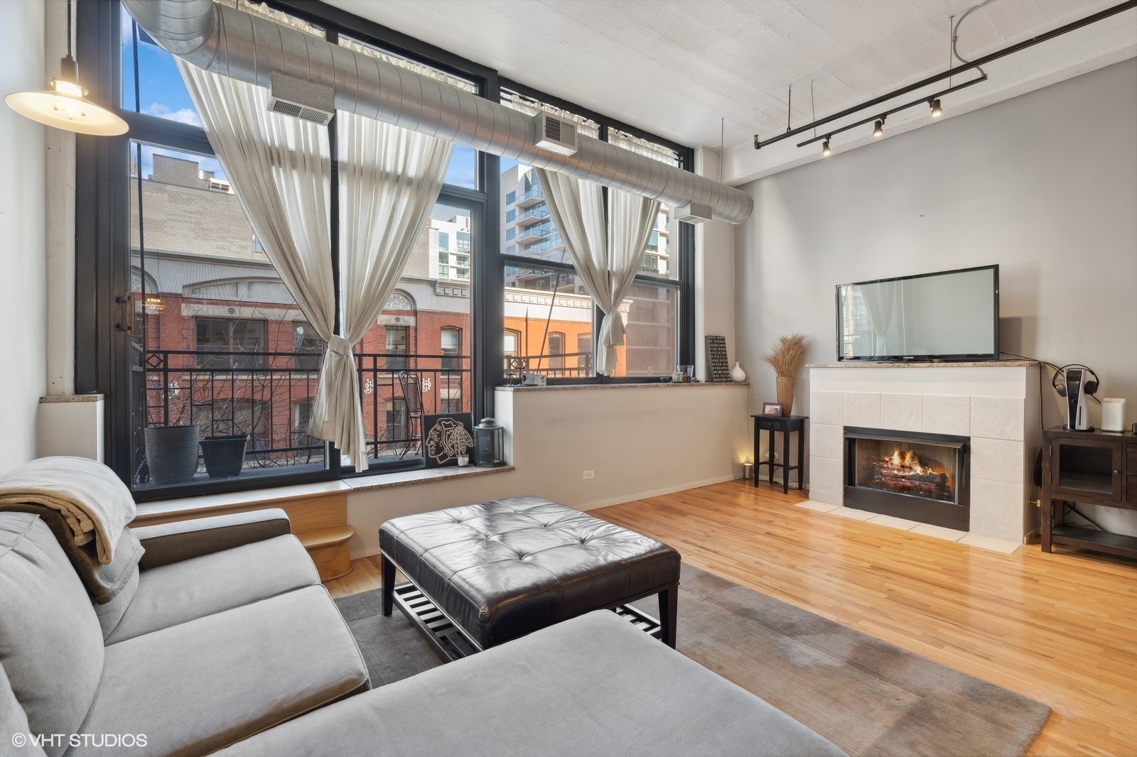 843 W ADAMS Street Unit: 303