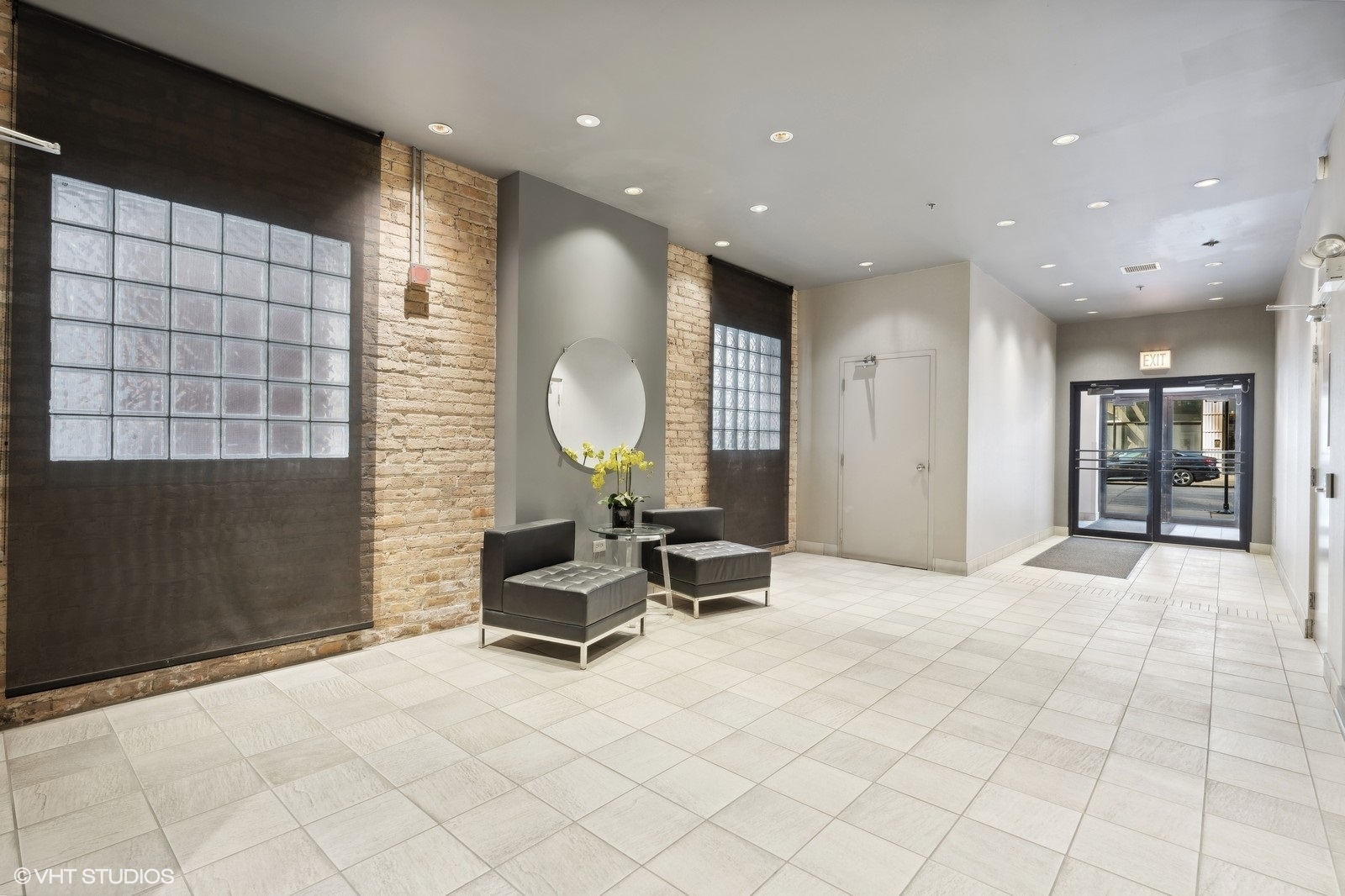 843 W ADAMS Street Unit: 303