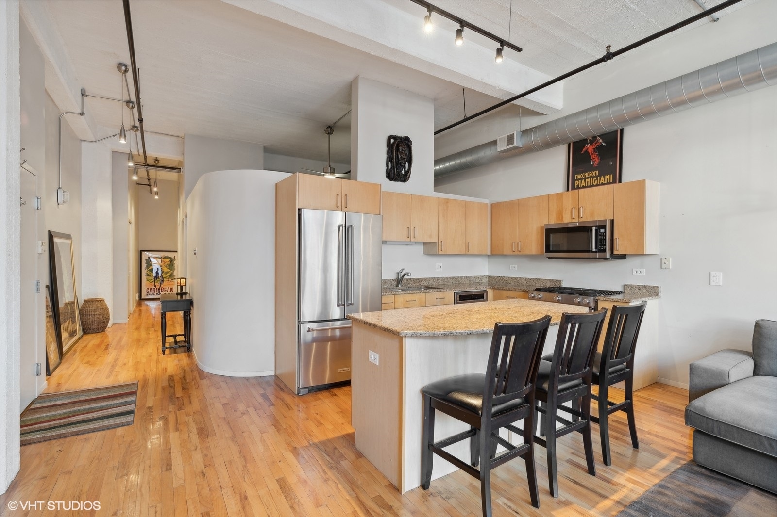 843 W ADAMS Street Unit: 303