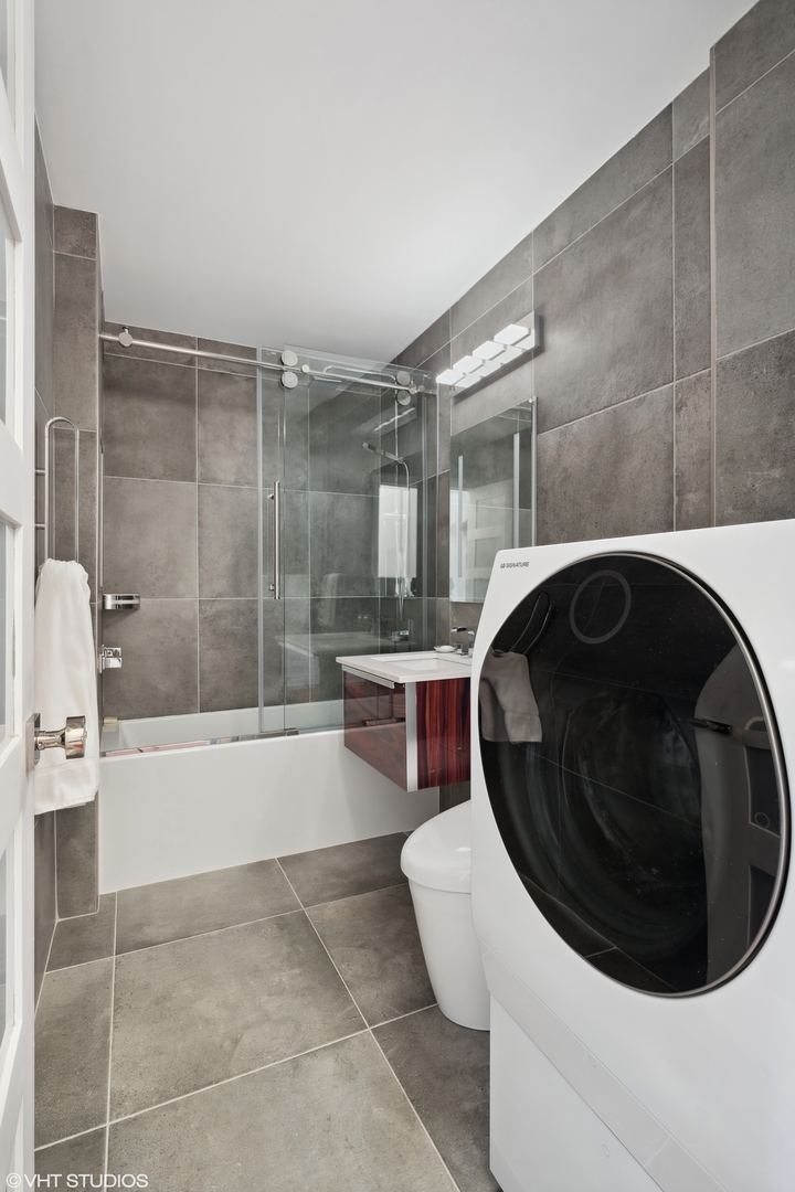 1445 N State Parkway Unit: 2106