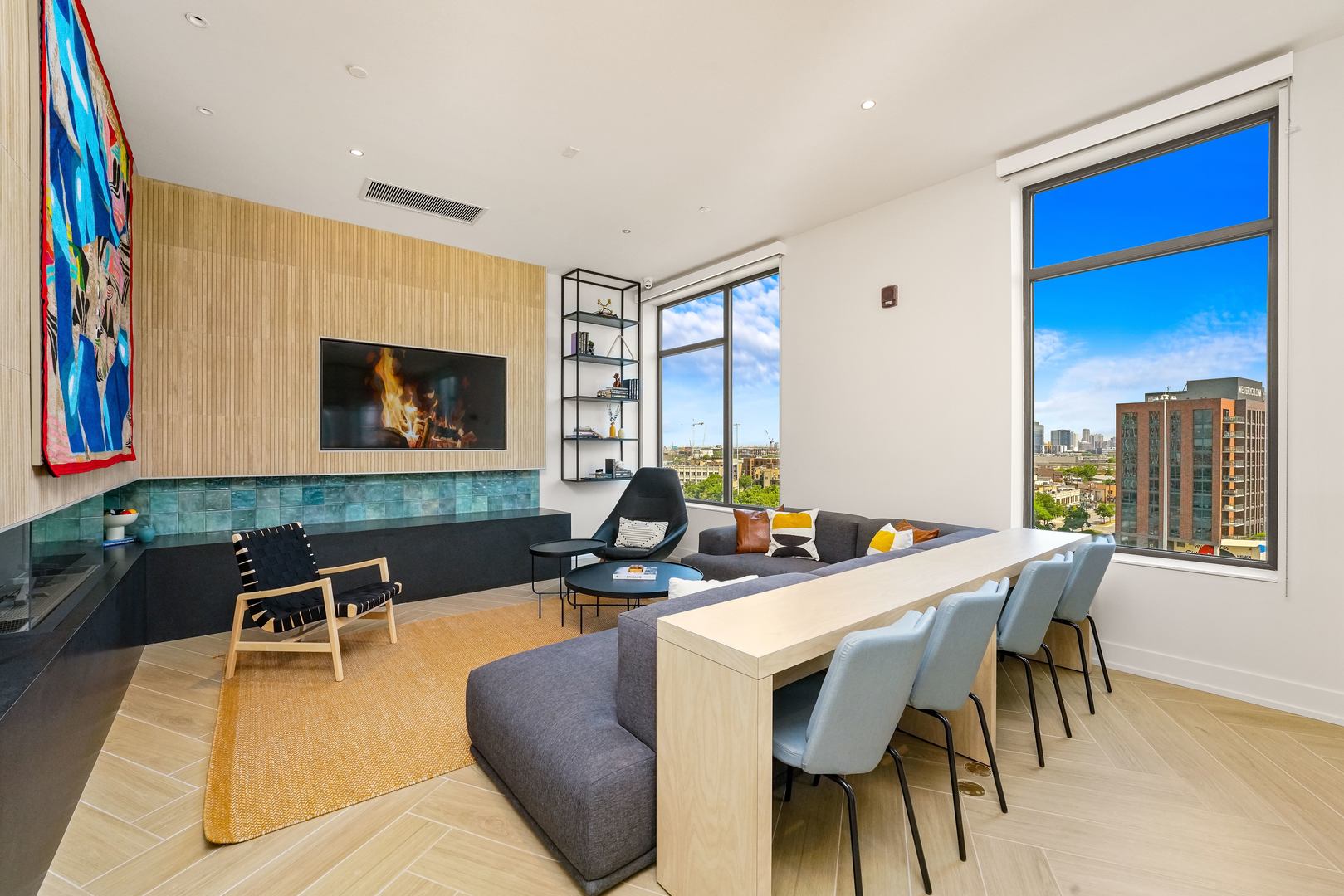 670 N May Street Unit: 604