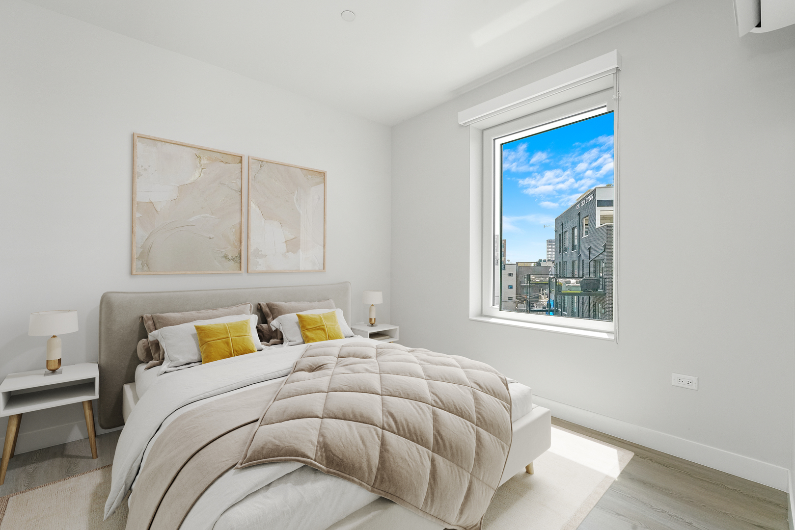 670 N May Street Unit: 604