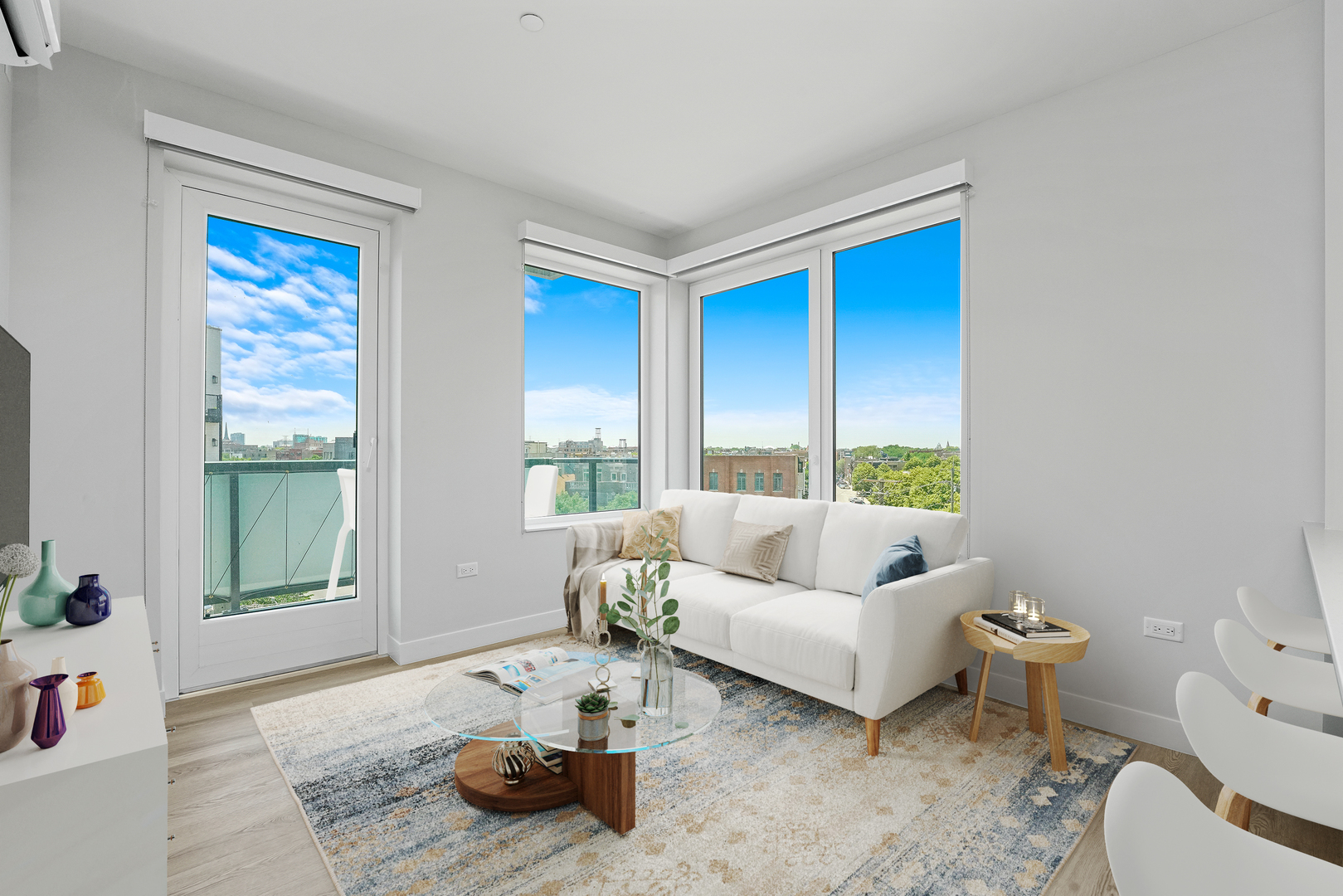 670 N May Street Unit: 604