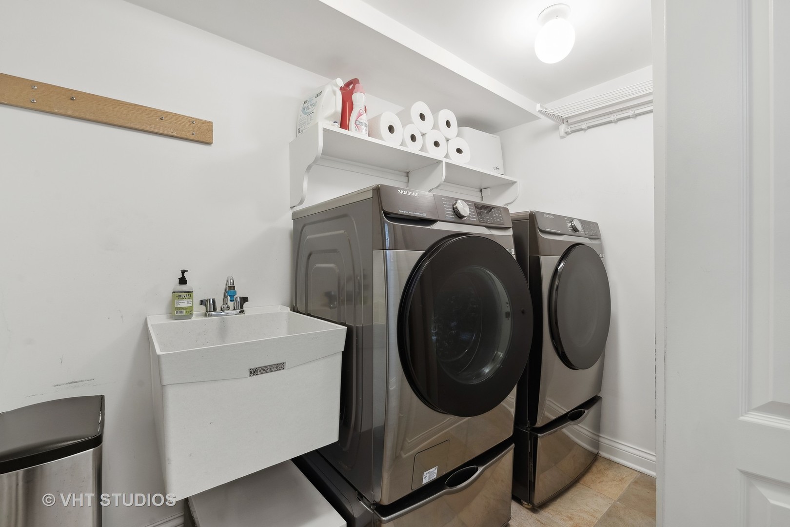 1421 W Summerdale Avenue Unit: 1