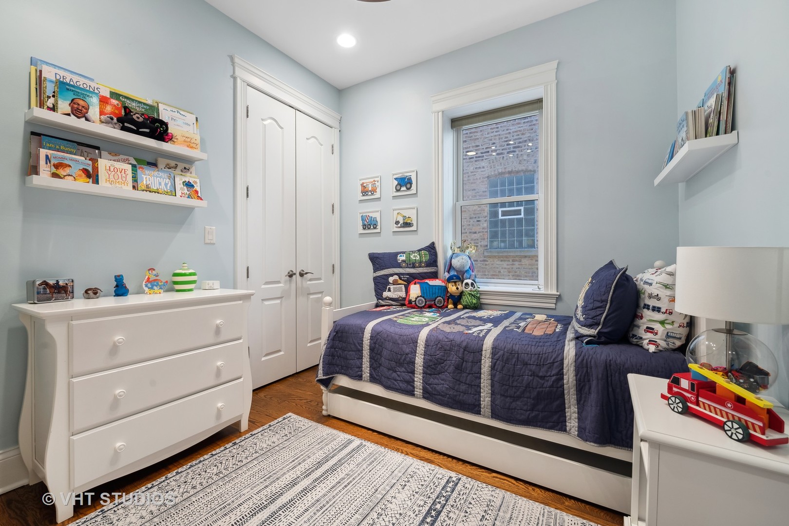 1421 W Summerdale Avenue Unit: 1