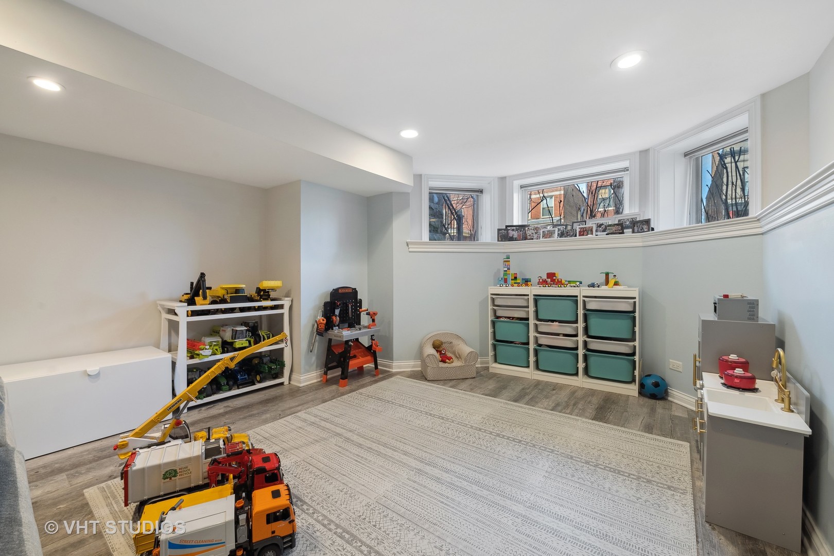 1421 W Summerdale Avenue Unit: 1