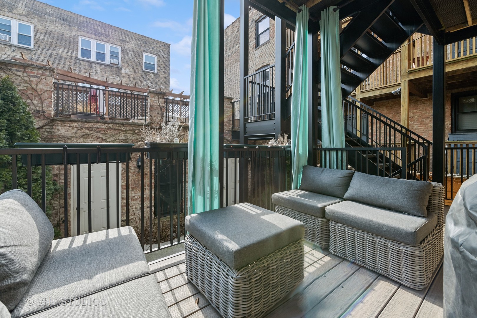 1421 W Summerdale Avenue Unit: 1