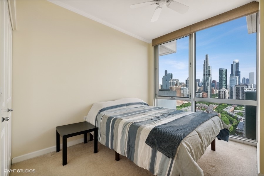 1629 S Prairie Avenue Unit: 2301