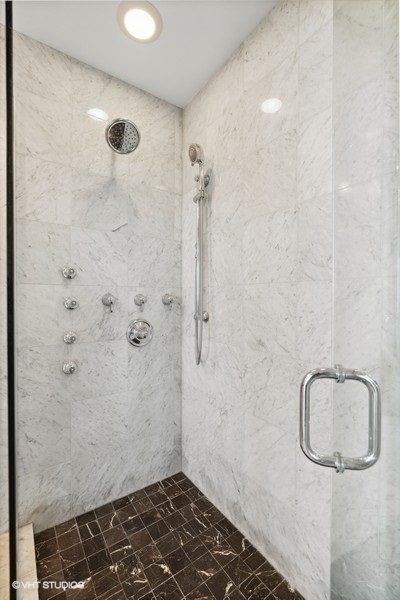 1629 S Prairie Avenue Unit: 2301