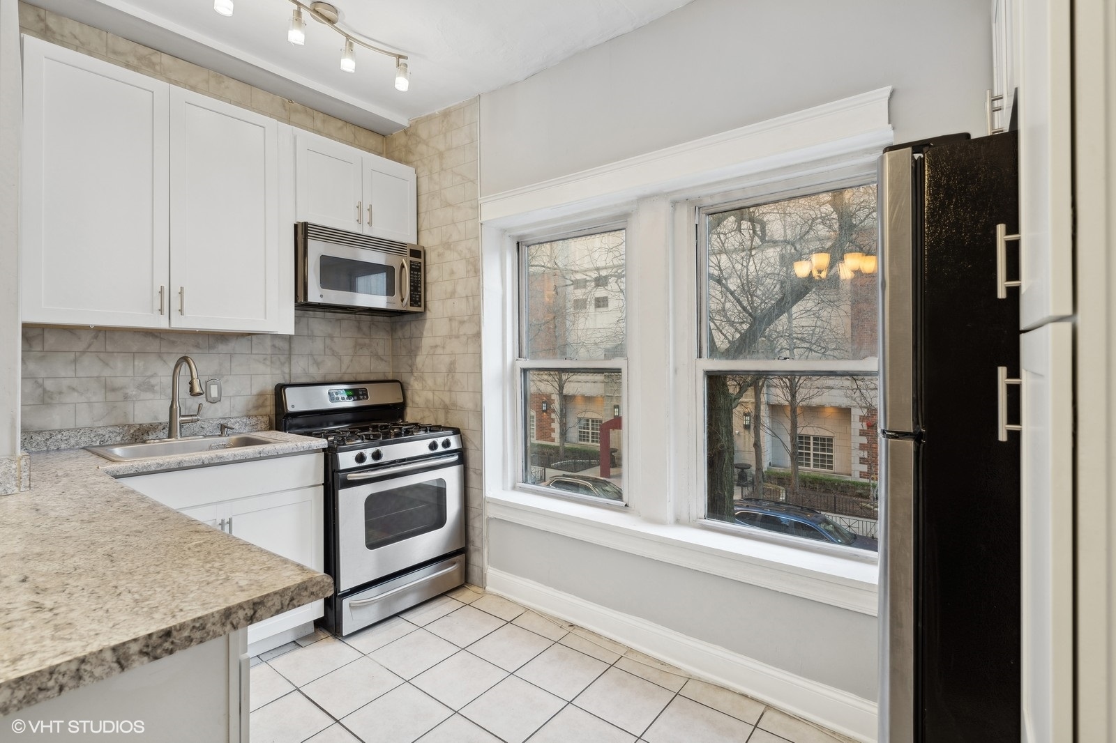 14 W Chestnut Street Unit: 2F