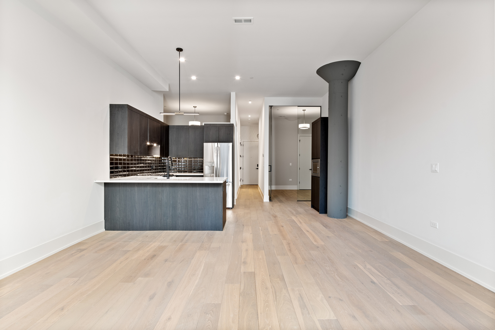 318 W Grand Avenue Unit: 403