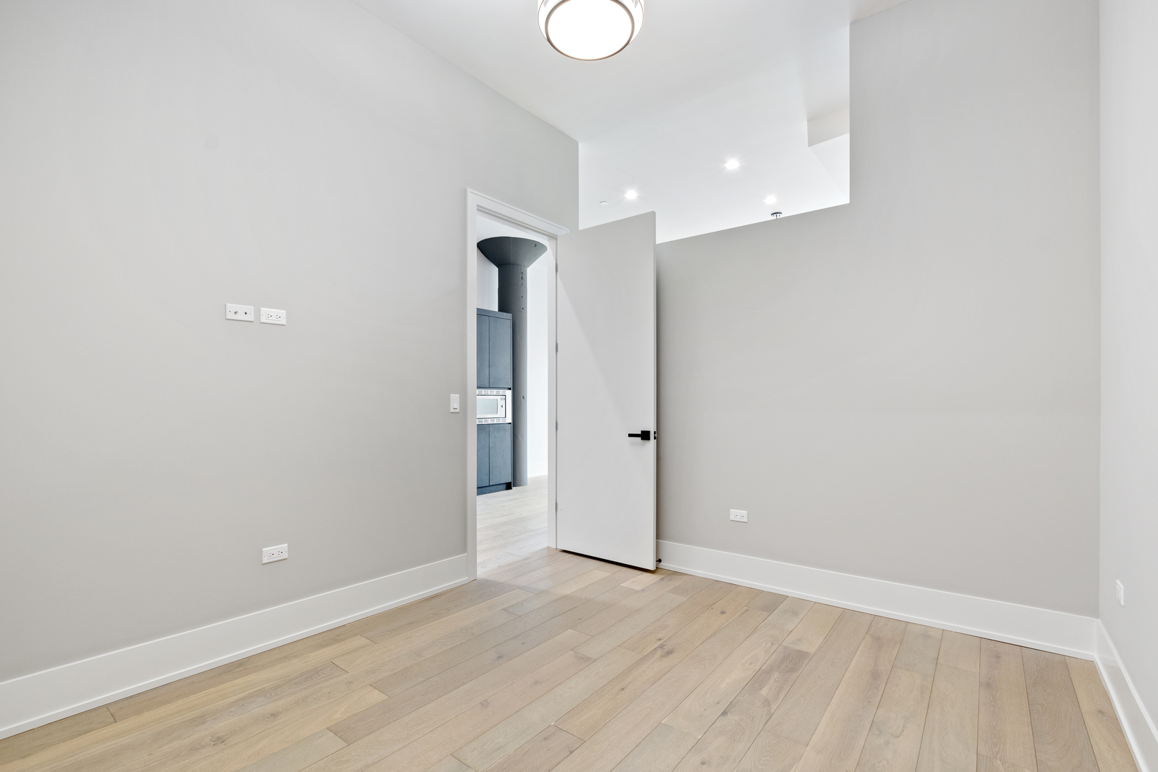 318 W Grand Avenue Unit: 403