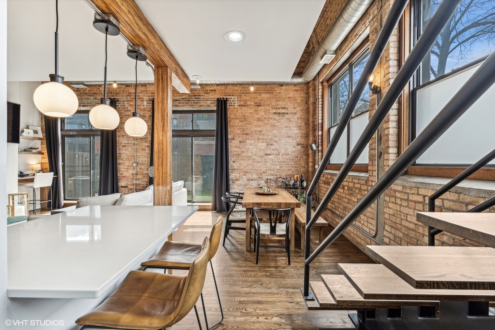 2525 N Sheffield Avenue Unit: 1A