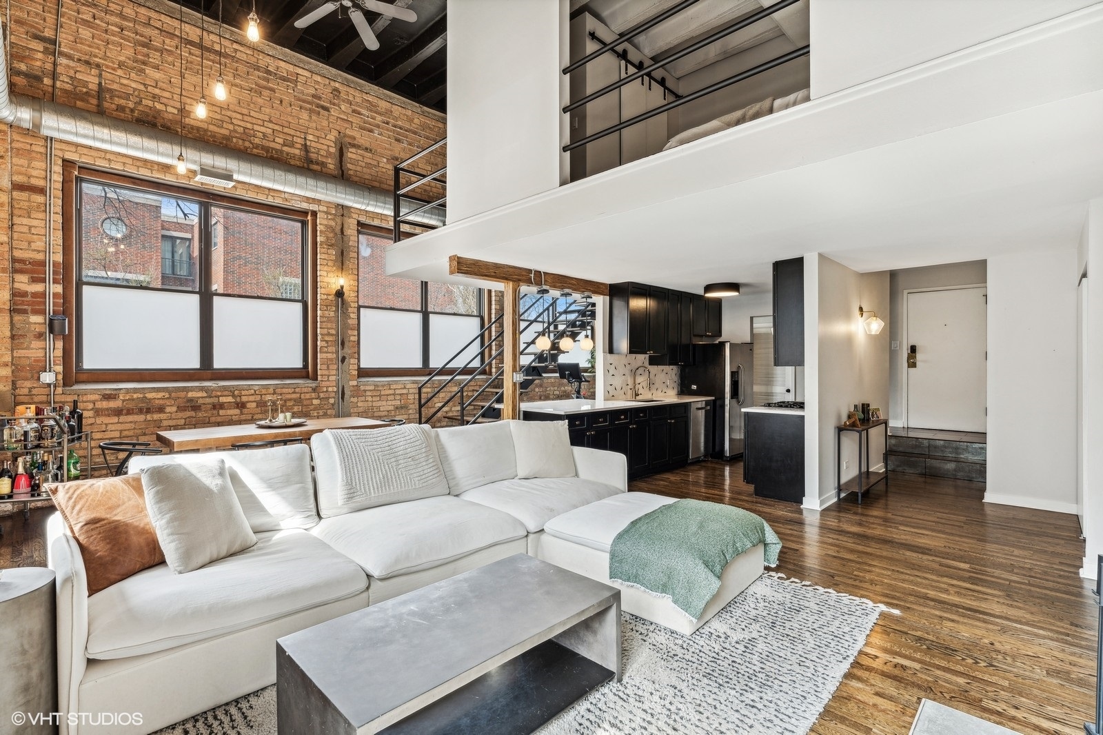 2525 N Sheffield Avenue Unit: 1A