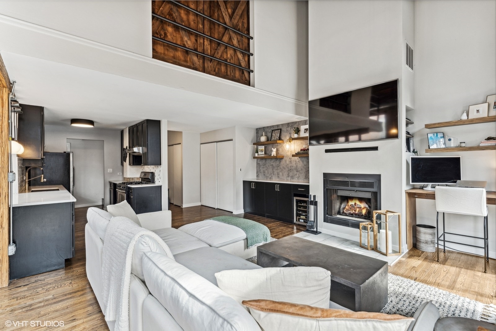 2525 N Sheffield Avenue Unit: 1A