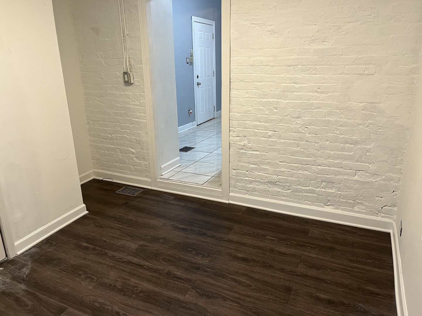 14 W Chestnut Street Unit: 1R