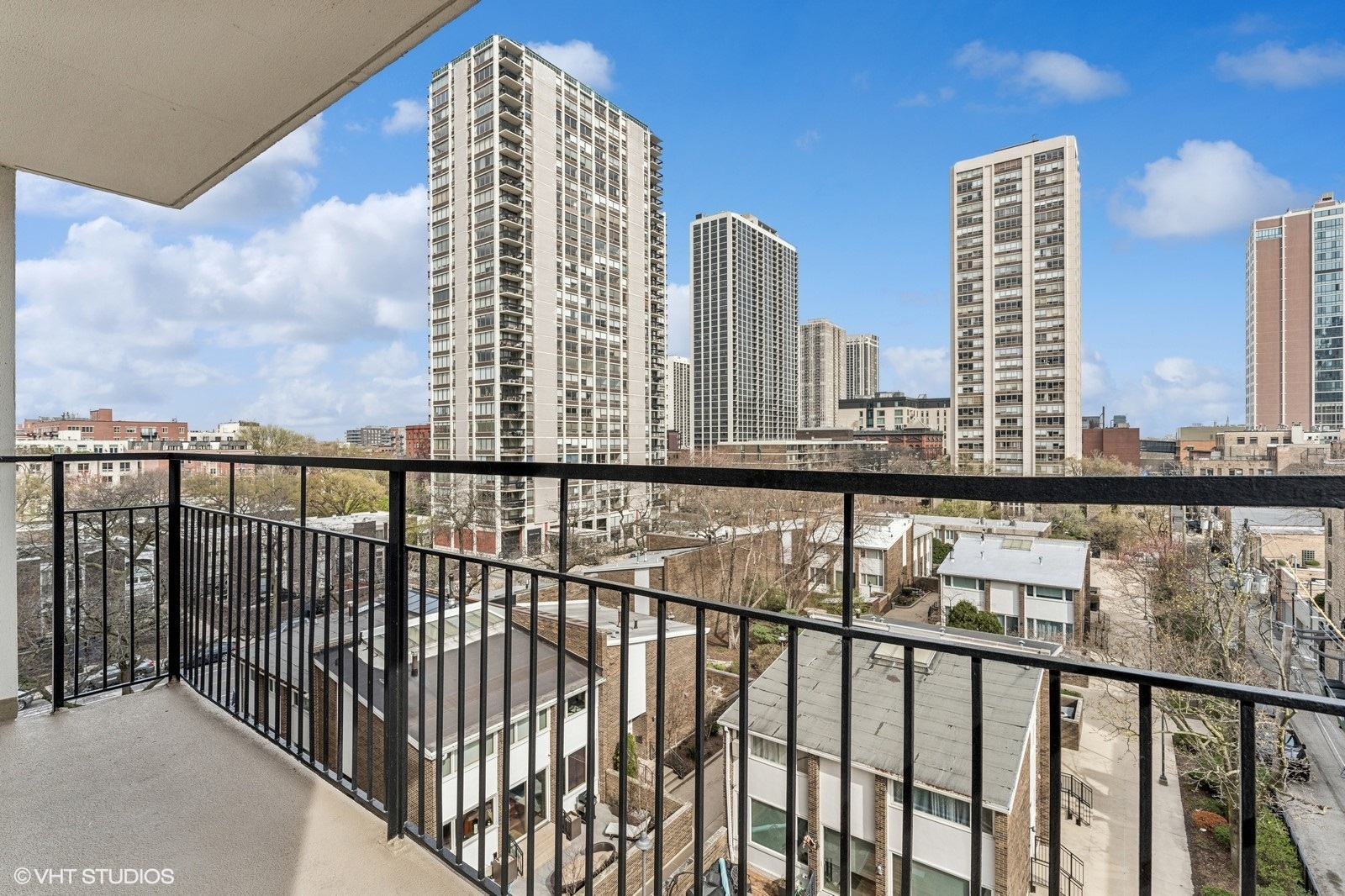 88 W Schiller Street Unit: 601