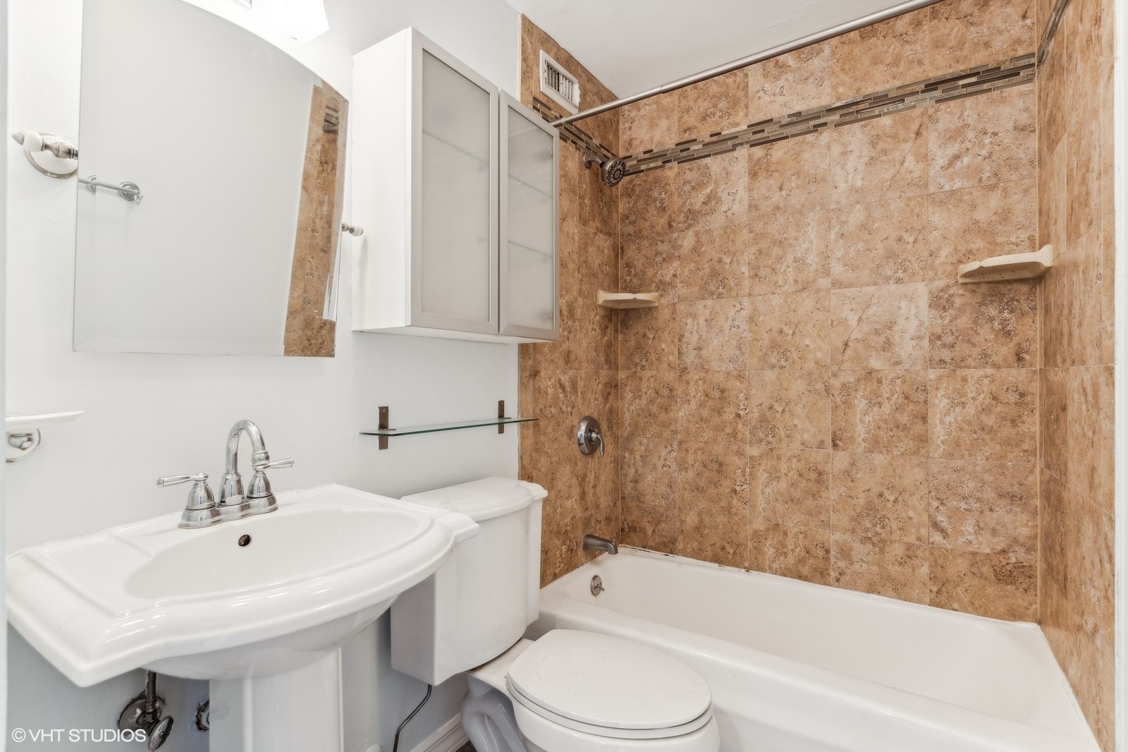 88 W Schiller Street Unit: 601