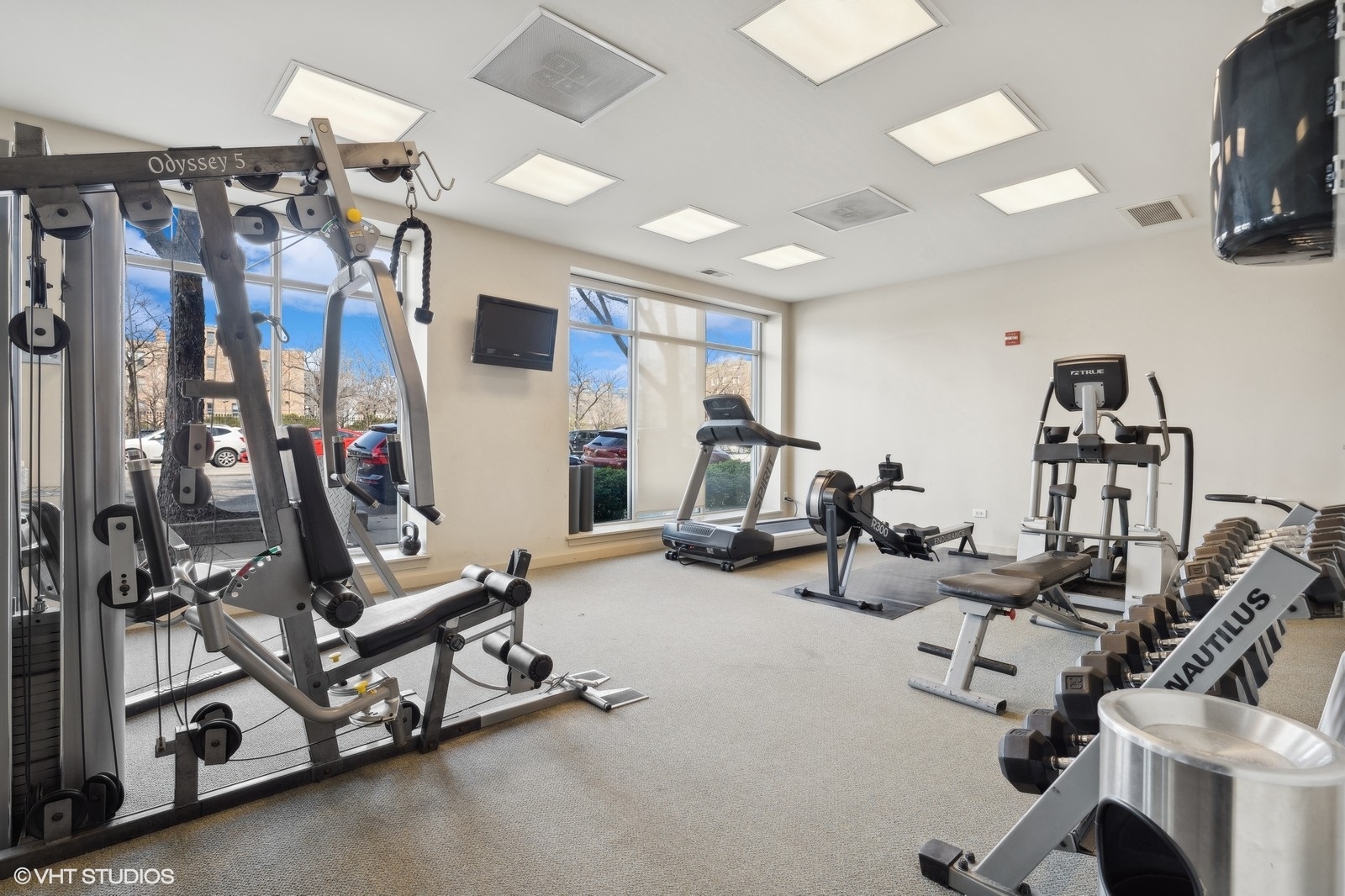 1155 W ROOSEVELT Road Unit: 302