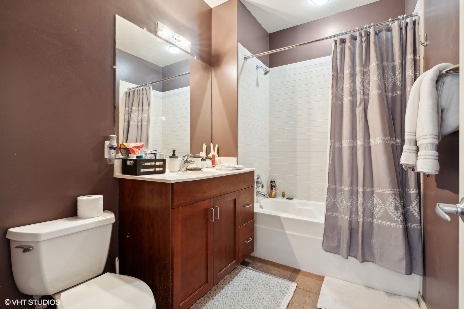 1155 W ROOSEVELT Road Unit: 302