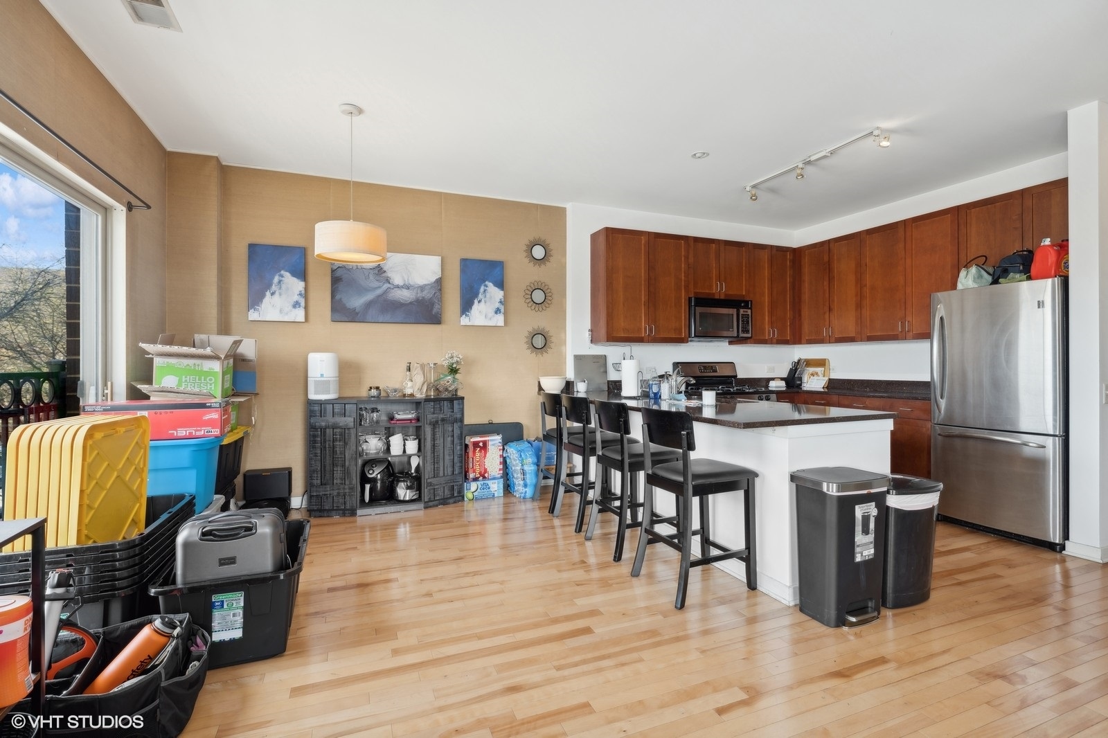 1155 W ROOSEVELT Road Unit: 302