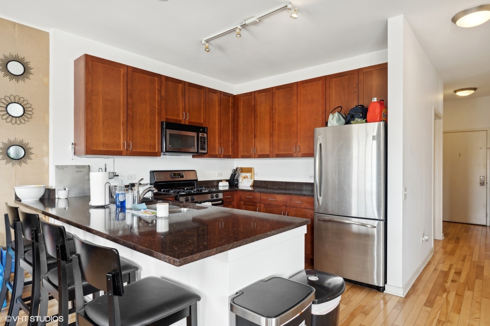 1155 W ROOSEVELT Road Unit: 302