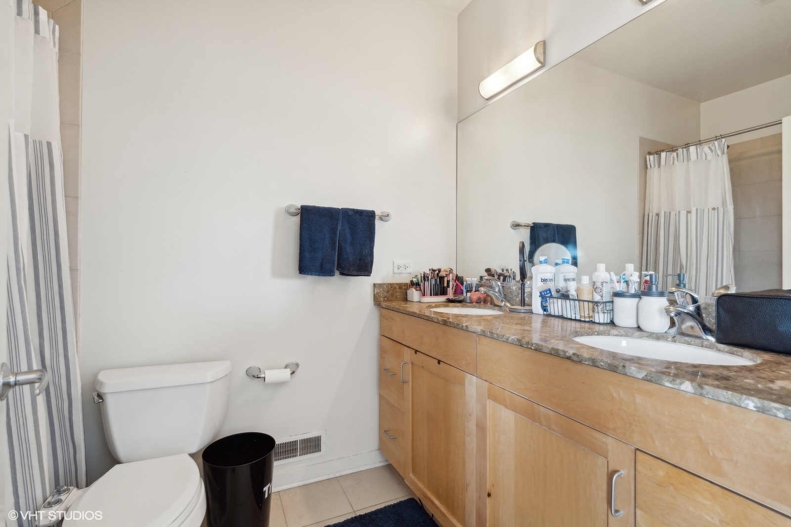 1155 W ROOSEVELT Road Unit: 302